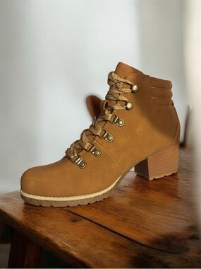 b.o.c. Borne , Tan nuback heeled boot new in Box , 2 inch heel  W7.5